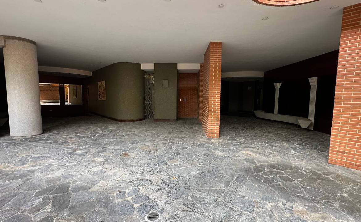 Apartamento Planta Baja en Venta en Altamira, Caracas – 783m², 6 Habitaciones, 6 Baños y 7 Puestos de Estacionamiento