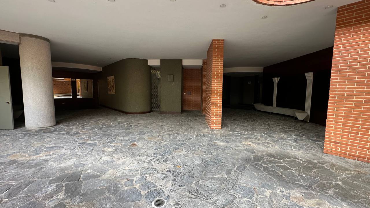 Altamira-Apartamento-Areas Apartamento Planta Baja en Venta en Altamira, Caracas – 783m², 6 Habitaciones, 6 Baños y 7 Puestos de Estacionamiento