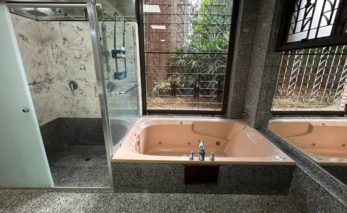 Apartamento Planta Baja en Venta en Altamira, Caracas – 783m², 6 Habitaciones, 6 Baños y 7 Puestos de Estacionamiento