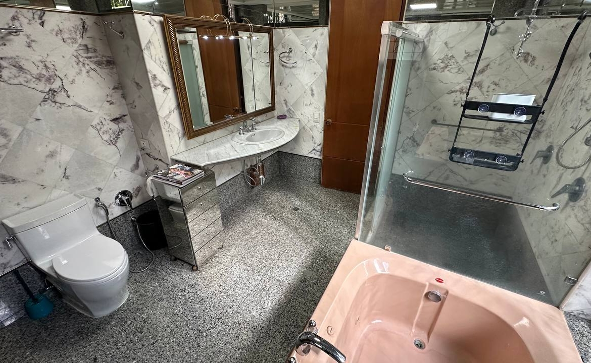 Apartamento Planta Baja en Venta en Altamira, Caracas – 783m², 6 Habitaciones, 6 Baños y 7 Puestos de Estacionamiento