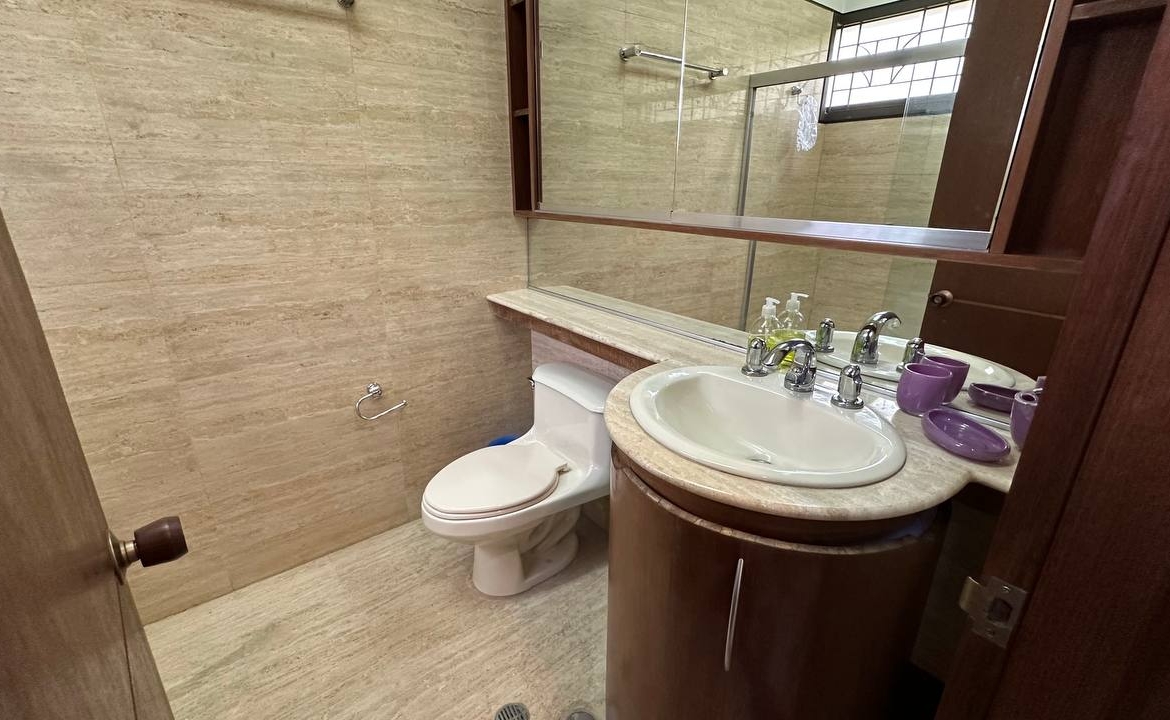 Apartamento Planta Baja en Venta en Altamira, Caracas – 783m², 6 Habitaciones, 6 Baños y 7 Puestos de Estacionamiento
