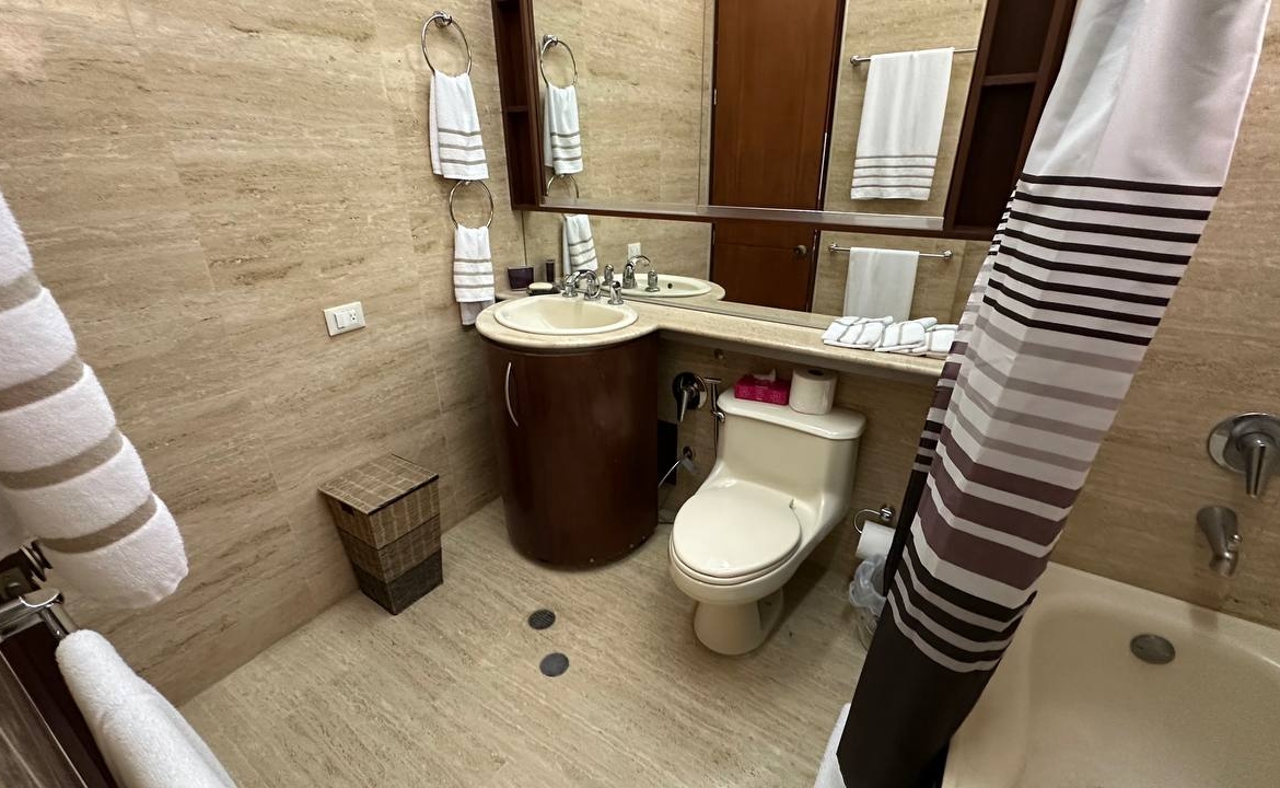 Apartamento Planta Baja en Venta en Altamira, Caracas – 783m², 6 Habitaciones, 6 Baños y 7 Puestos de Estacionamiento