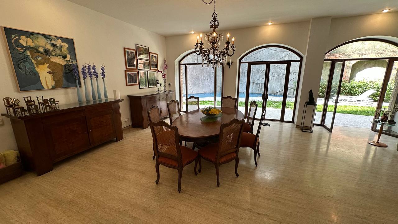 Altamira-Apartamento-Comedor Apartamento Planta Baja en Venta en Altamira, Caracas – 783m², 6 Habitaciones, 6 Baños y 7 Puestos de Estacionamiento