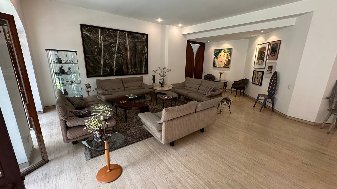 Altamira-Apartamento-Sala (4) Apartamento Planta Baja en Venta en Altamira, Caracas – 783m², 6 Habitaciones, 6 Baños y 7 Puestos de Estacionamiento
