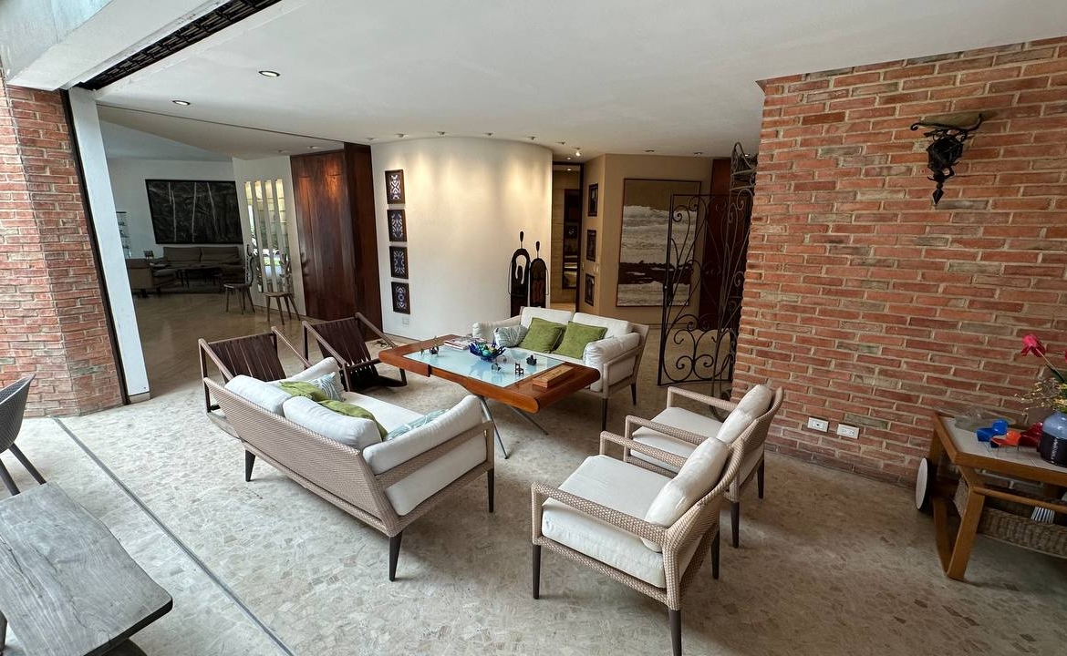 Apartamento Planta Baja en Venta en Altamira, Caracas – 783m², 6 Habitaciones, 6 Baños y 7 Puestos de Estacionamiento