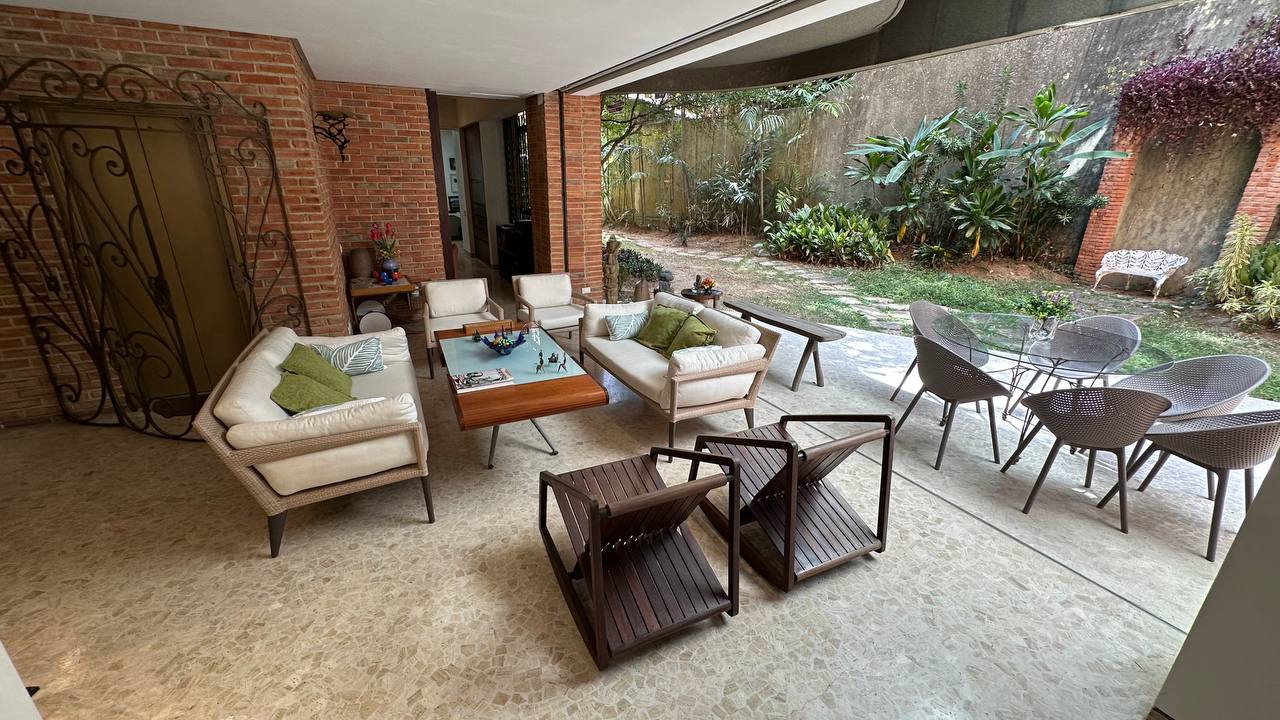 Altamira-Apartamento-Terraza Apartamento Planta Baja en Venta en Altamira, Caracas – 783m², 6 Habitaciones, 6 Baños y 7 Puestos de Estacionamiento