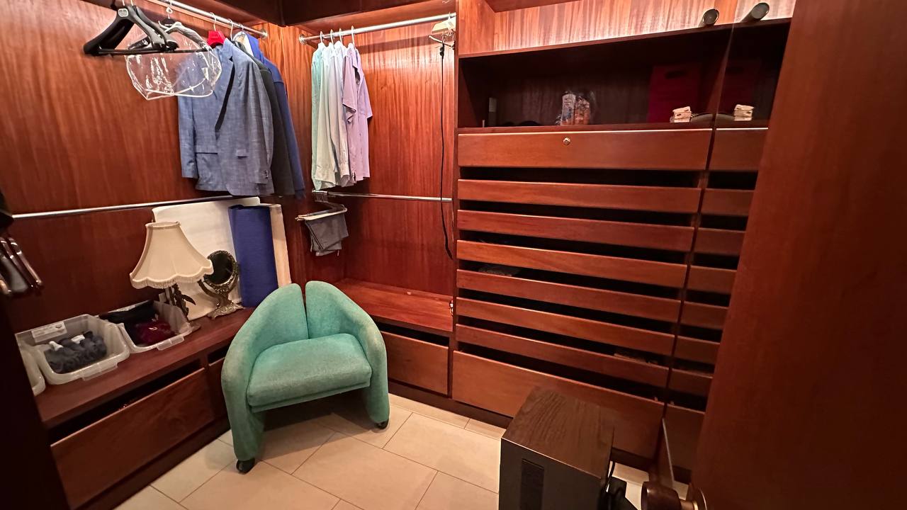 Altamira-Apartamento-Vestier Apartamento Planta Baja en Venta en Altamira, Caracas – 783m², 6 Habitaciones, 6 Baños y 7 Puestos de Estacionamiento