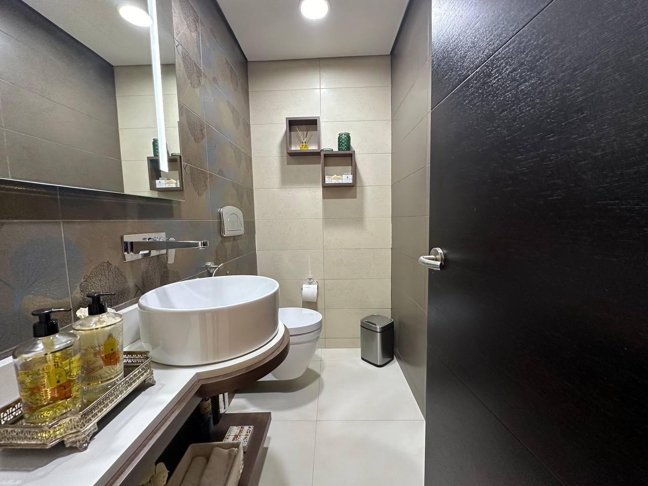 Altamira-Casa-Baño (2) Casa en Venta en Altamira, Caracas – 1.800m², 8 Habitaciones, 8.5 Baños y 6 Puestos de Estacionamiento