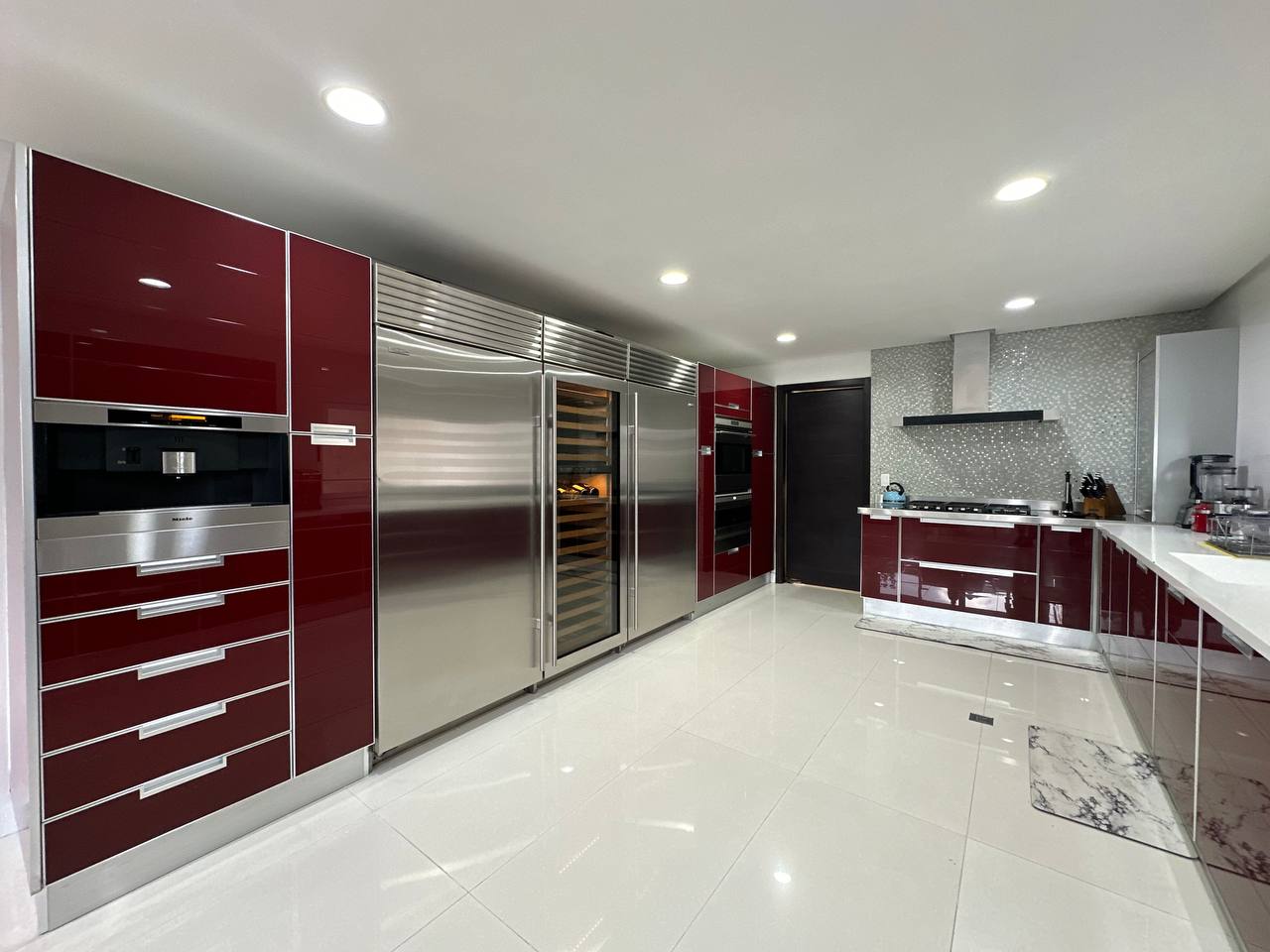Altamira-Casa-Cocina Casa en Venta en Altamira, Caracas – 1.800m², 8 Habitaciones, 8.5 Baños y 6 Puestos de Estacionamiento