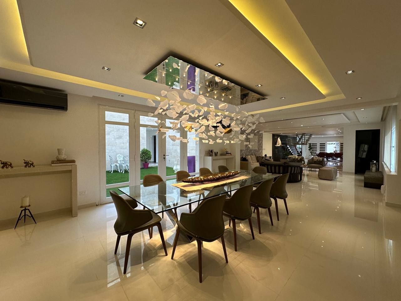 Altamira-Casa-Comedor Casa en Venta en Altamira, Caracas – 1.800m², 8 Habitaciones, 8.5 Baños y 6 Puestos de Estacionamiento