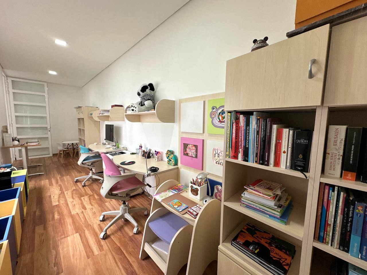 Altamira-Casa-Estudio Casa en Venta en Altamira, Caracas – 1.800m², 8 Habitaciones, 8.5 Baños y 6 Puestos de Estacionamiento