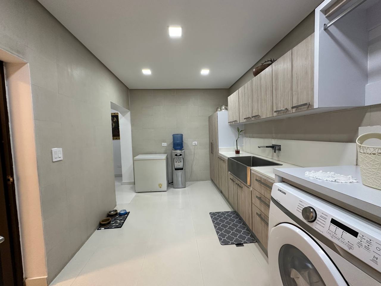 Altamira-Casa-Lavanderia Casa en Venta en Altamira, Caracas – 1.800m², 8 Habitaciones, 8.5 Baños y 6 Puestos de Estacionamiento