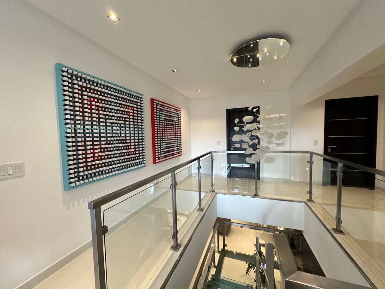 Altamira-Casa-Pasillo Casa en Venta en Altamira, Caracas – 1.800m², 8 Habitaciones, 8.5 Baños y 6 Puestos de Estacionamiento