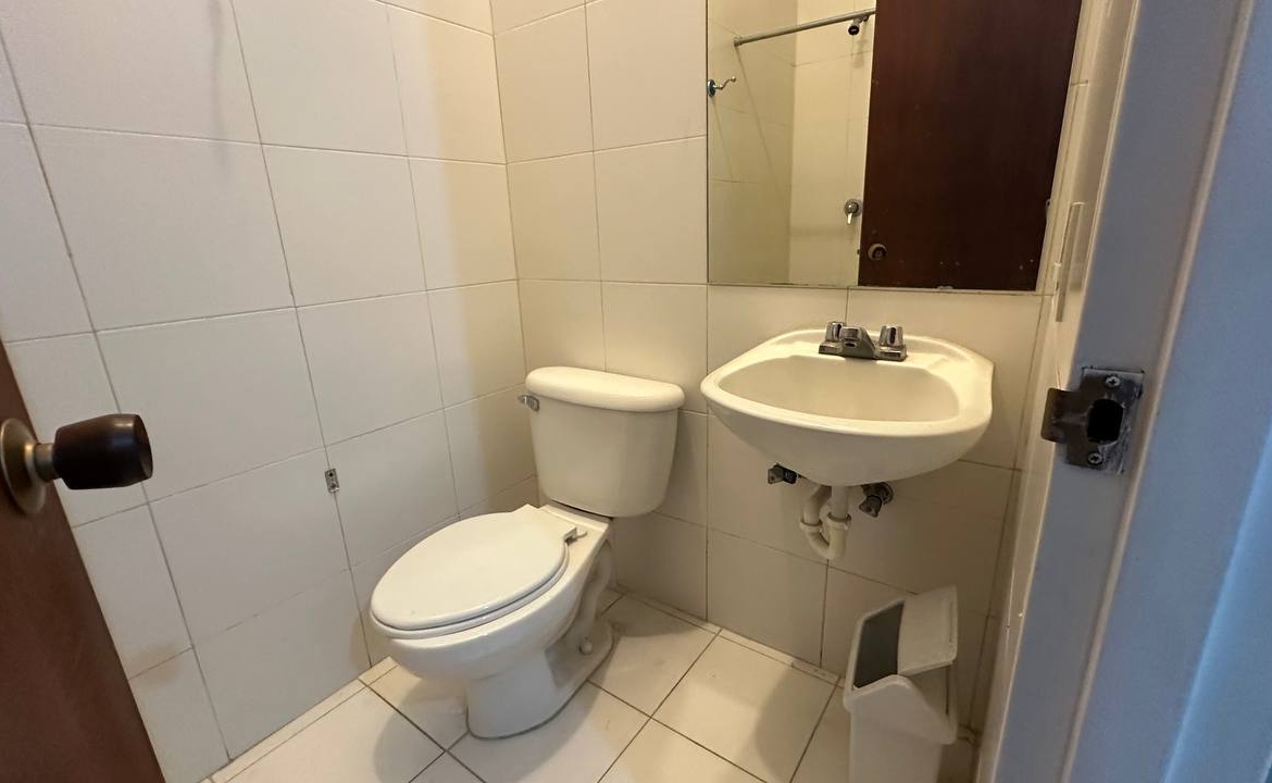 Apartamento Planta Baja en Venta en Altamira, Caracas – 600m², 4 Habitaciones, 4 Baños y 5 Puestos de Estacionamiento