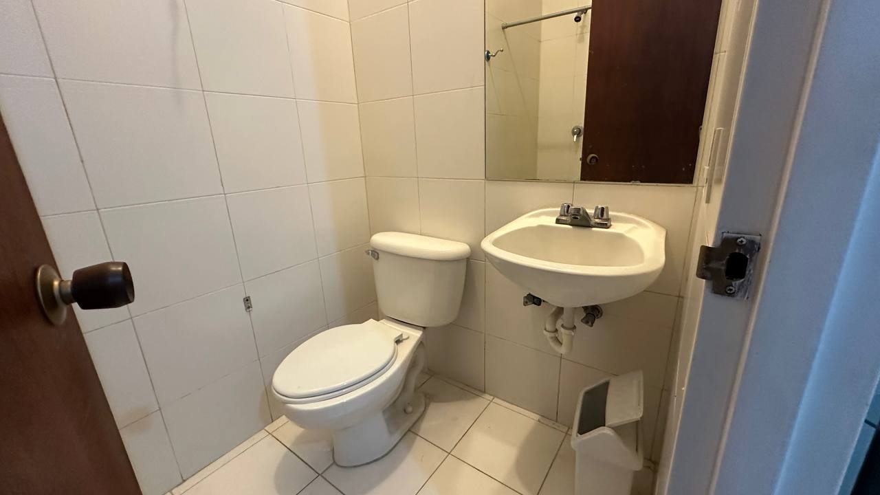 Altamira-PH-Baño (2) Apartamento Planta Baja en Venta en Altamira, Caracas – 600m², 4 Habitaciones, 4 Baños y 5 Puestos de Estacionamiento