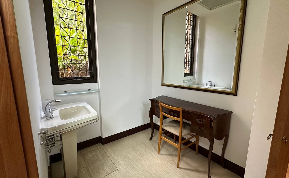 Apartamento Planta Baja en Venta en Altamira, Caracas – 600m², 4 Habitaciones, 4 Baños y 5 Puestos de Estacionamiento