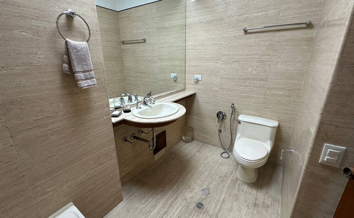 Apartamento Planta Baja en Venta en Altamira, Caracas – 600m², 4 Habitaciones, 4 Baños y 5 Puestos de Estacionamiento