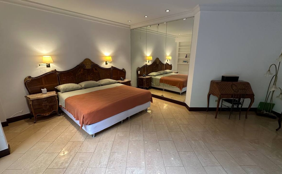 Apartamento Planta Baja en Venta en Altamira, Caracas – 600m², 4 Habitaciones, 4 Baños y 5 Puestos de Estacionamiento