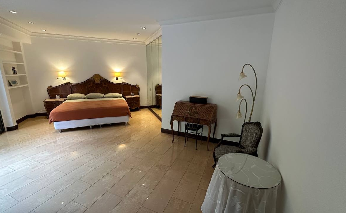 Apartamento Planta Baja en Venta en Altamira, Caracas – 600m², 4 Habitaciones, 4 Baños y 5 Puestos de Estacionamiento