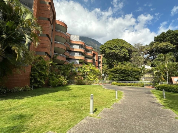 Apartamento Planta Baja en Venta en Altamira, Caracas – 600m², 4 Habitaciones, 4 Baños y 5 Puestos de Estacionamiento