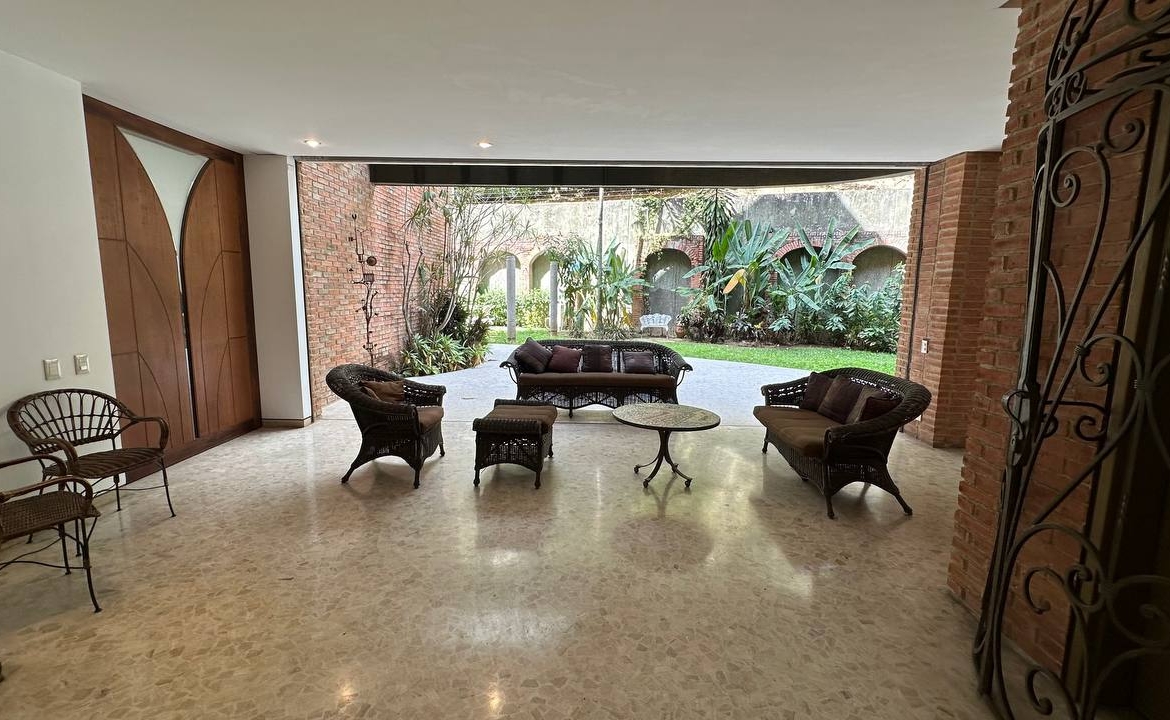 Apartamento Planta Baja en Venta en Altamira, Caracas – 600m², 4 Habitaciones, 4 Baños y 5 Puestos de Estacionamiento