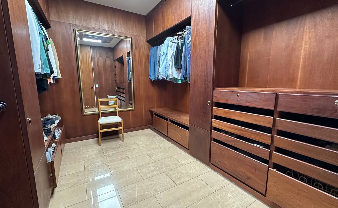 Apartamento Planta Baja en Venta en Altamira, Caracas – 600m², 4 Habitaciones, 4 Baños y 5 Puestos de Estacionamiento