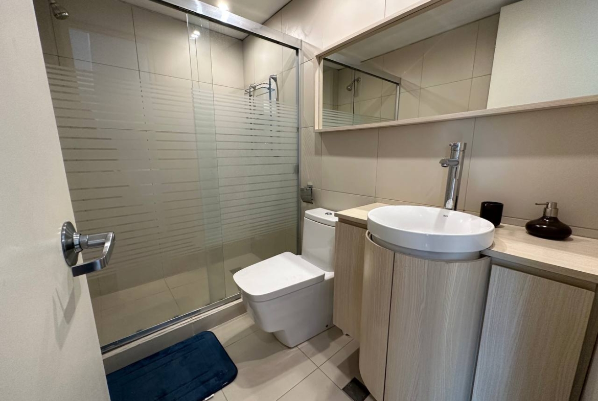 Apartamento en Alquiler en Campo Alegre, Caracas – 92m², 2 Habitaciones, 2 Baños y 2 Puestos de Estacionamiento