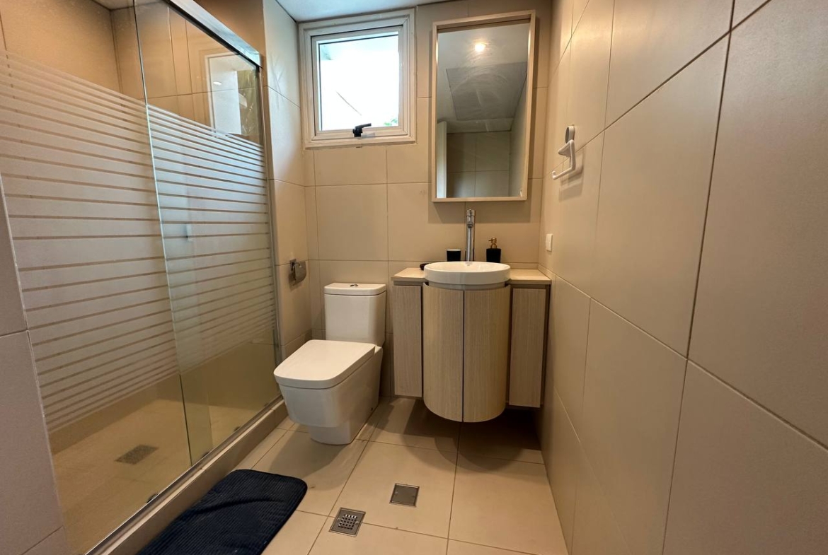 Apartamento en Alquiler en Campo Alegre, Caracas – 92m², 2 Habitaciones, 2 Baños y 2 Puestos de Estacionamiento