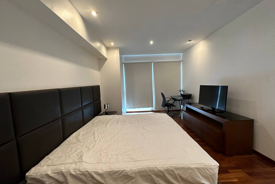 Apartamento en Alquiler en Campo Alegre, Caracas – 92m², 2 Habitaciones, 2 Baños y 2 Puestos de Estacionamiento