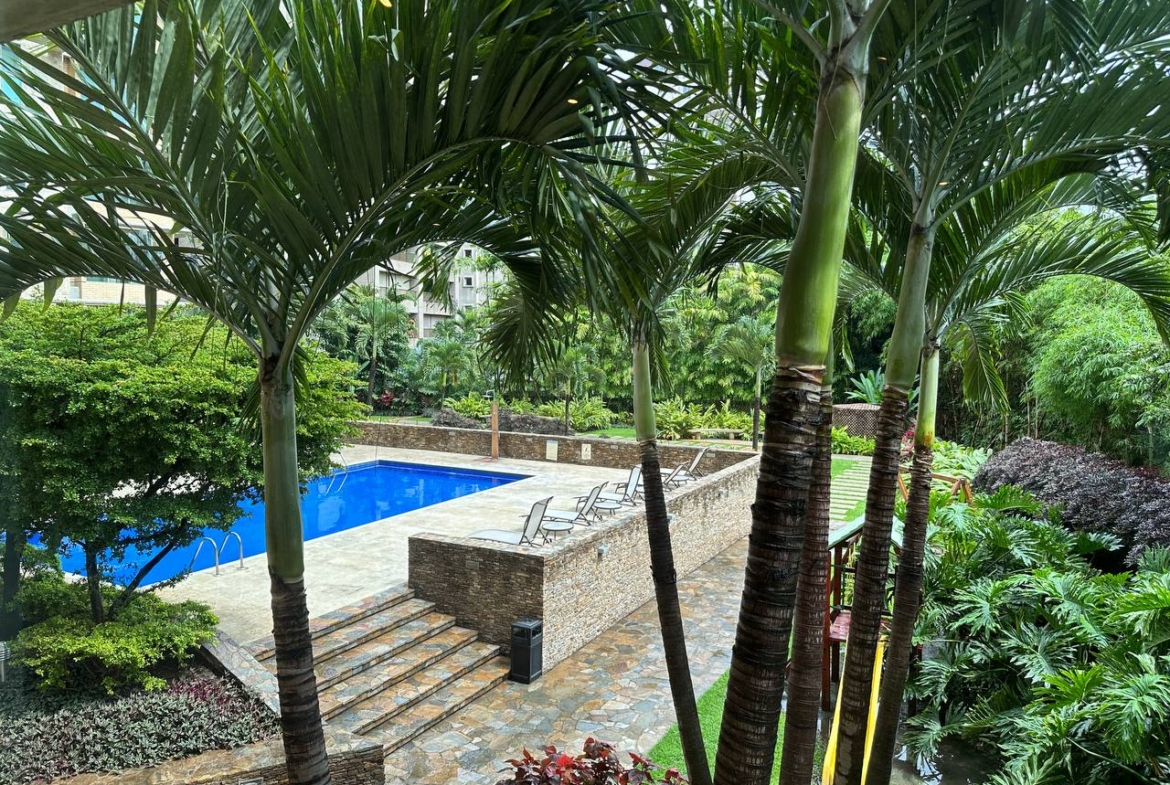 Apartamento en Alquiler en Campo Alegre, Caracas – 92m², 2 Habitaciones, 2 Baños y 2 Puestos de Estacionamiento