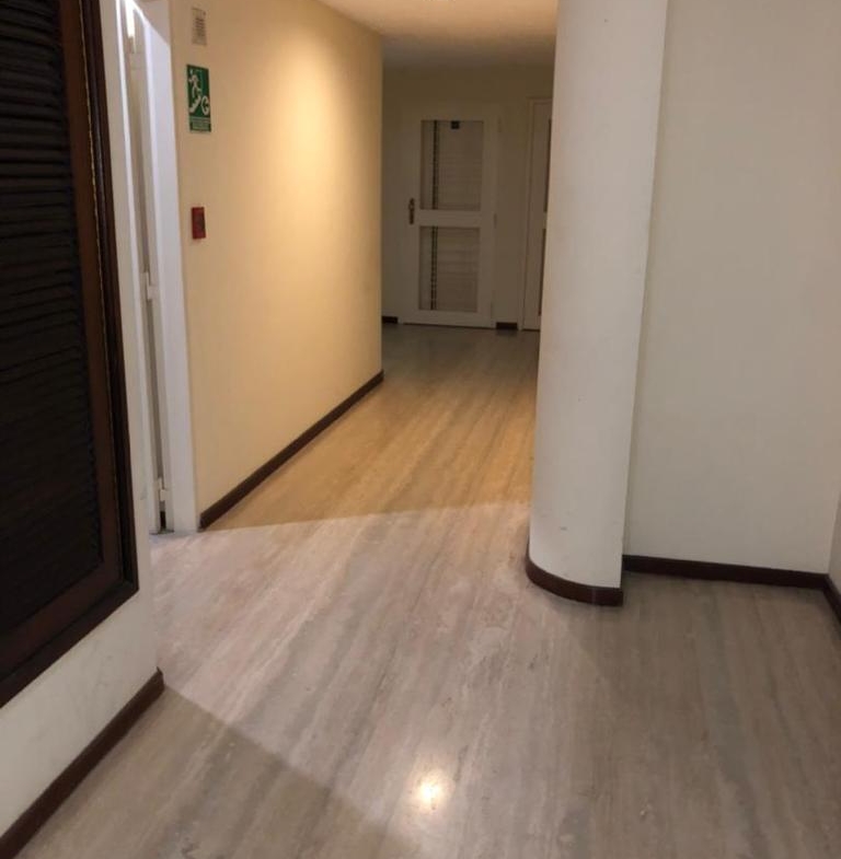 Apartamento en Alquiler en Campo Alegre, Caracas – 76m², 1 Habitación, 2 Baños y 2 Puestos de Estacionamiento