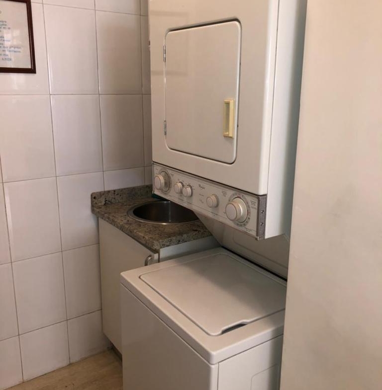 Apartamento en Alquiler en Campo Alegre, Caracas – 76m², 1 Habitación, 2 Baños y 2 Puestos de Estacionamiento
