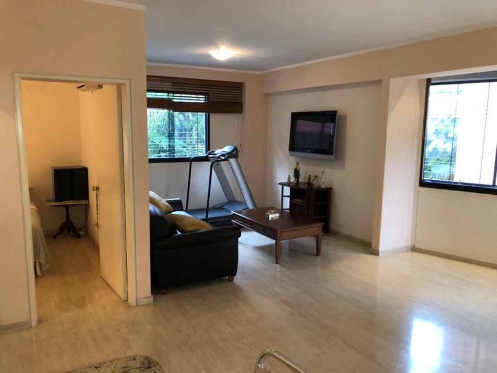 Apartamento en Alquiler en Campo Alegre, Caracas – 76m², 1 Habitación, 2 Baños y 2 Puestos de Estacionamiento
