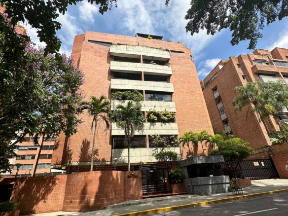 Apartamento en Alquiler en Campo Alegre, Caracas – 89m², 1 Habitación, 1.5 Baños y 2 Puestos de Estacionamiento