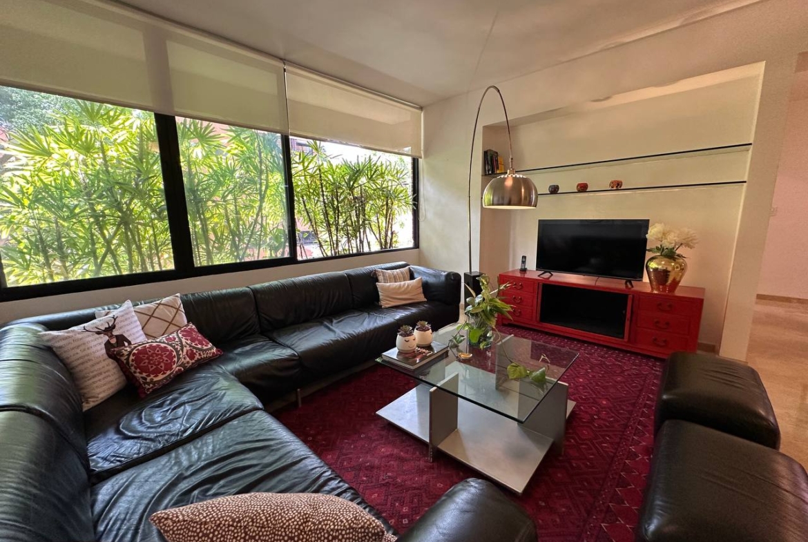 Apartamento en Alquiler en Campo Alegre, Caracas – 89m², 1 Habitación, 1.5 Baños y 2 Puestos de Estacionamiento
