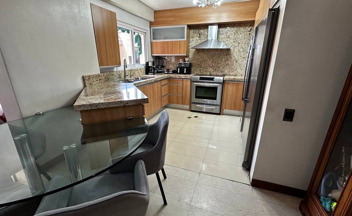 Pent House Dúplex en Venta en Campo Alegre, Caracas – 218m², 4 Habitaciones, 4 Baños y 4 Puestos de Estacionamiento