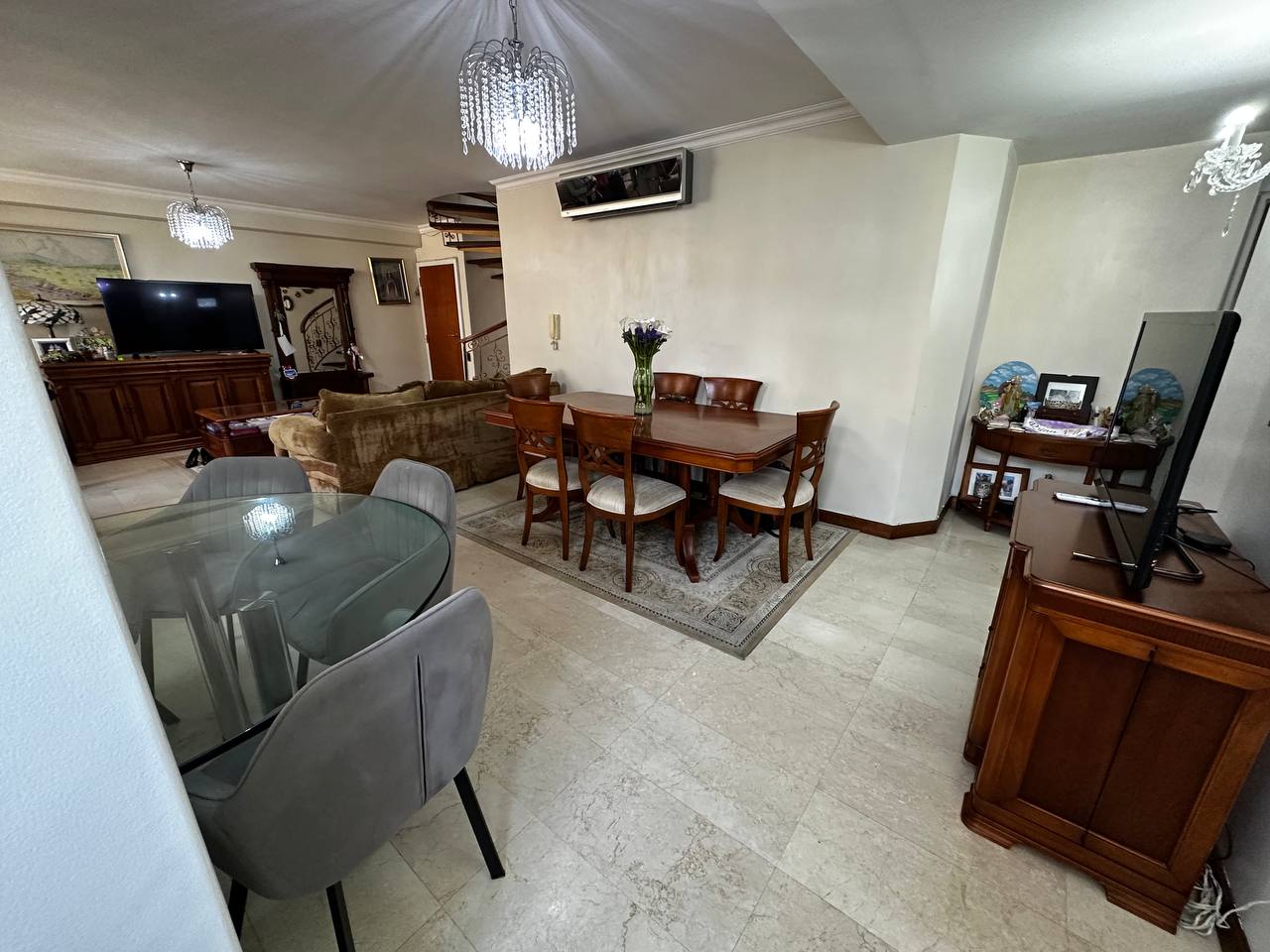 Campo Alegre-PH-Comedor (2) Pent House Dúplex en Venta en Campo Alegre, Caracas – 218m², 4 Habitaciones, 4 Baños y 4 Puestos de Estacionamiento