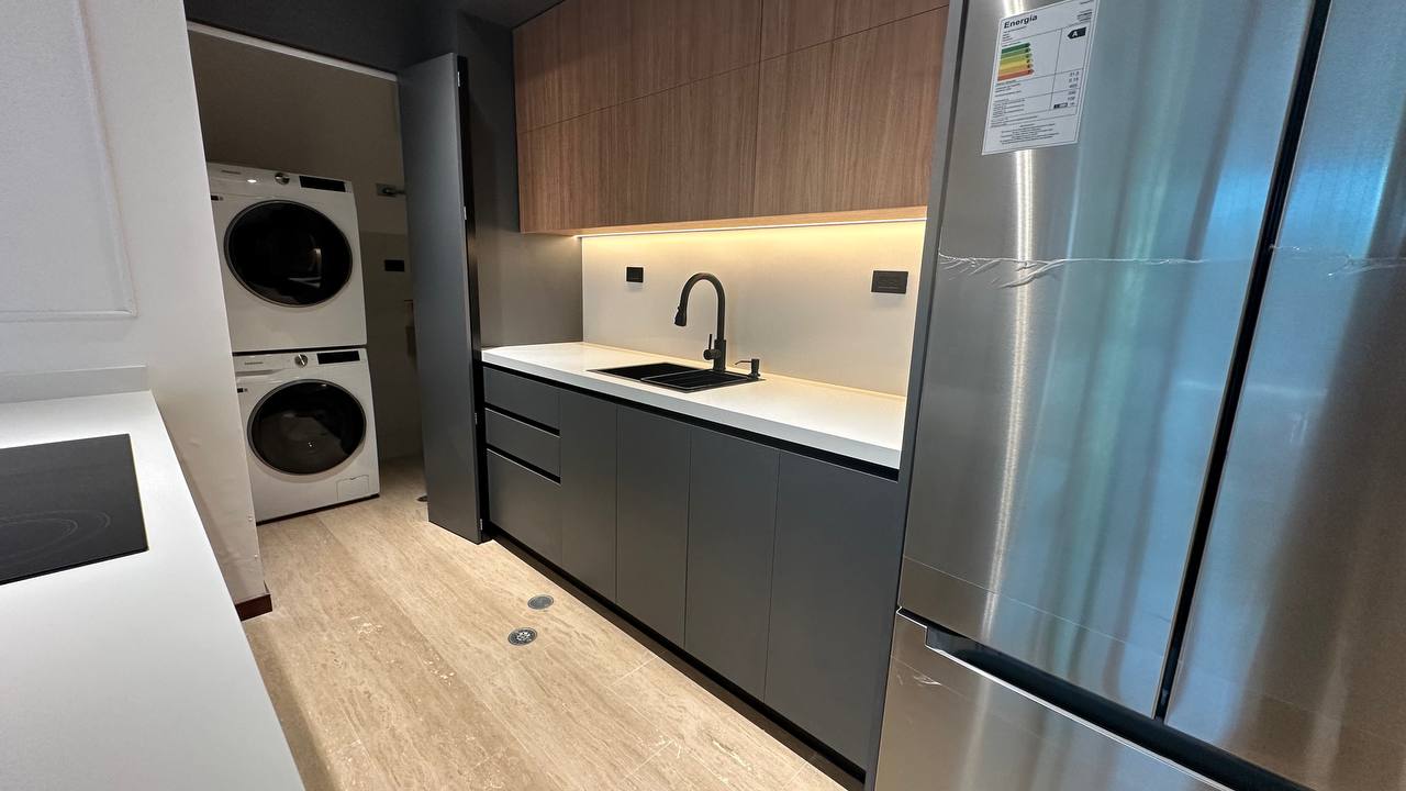 Campo Alegre-Piso1-Cocina Apartamento en Venta y Alquiler en Campo Alegre, Caracas – 67m², 1 Habitación, 1 Baño y 2 Puestos de Estacionamiento