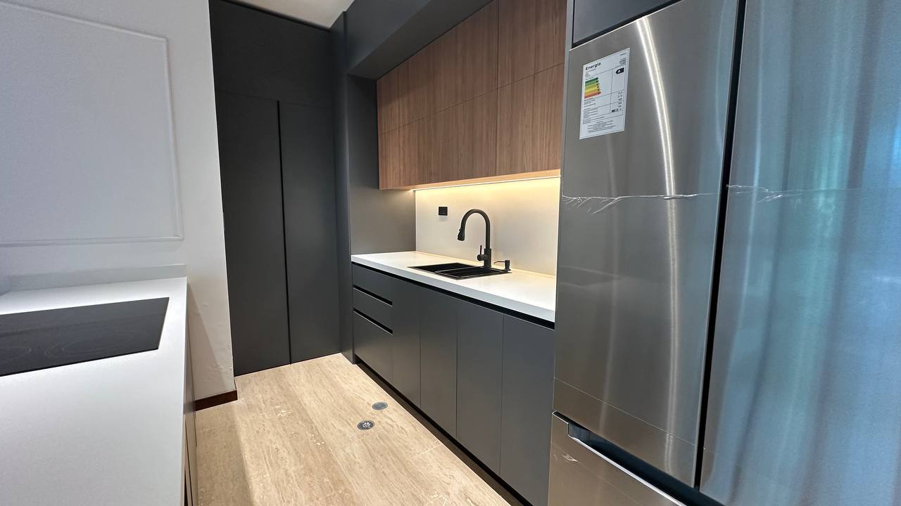 Campo Alegre-Piso1-Cocina2 Apartamento en Venta y Alquiler en Campo Alegre, Caracas – 67m², 1 Habitación, 1 Baño y 2 Puestos de Estacionamiento