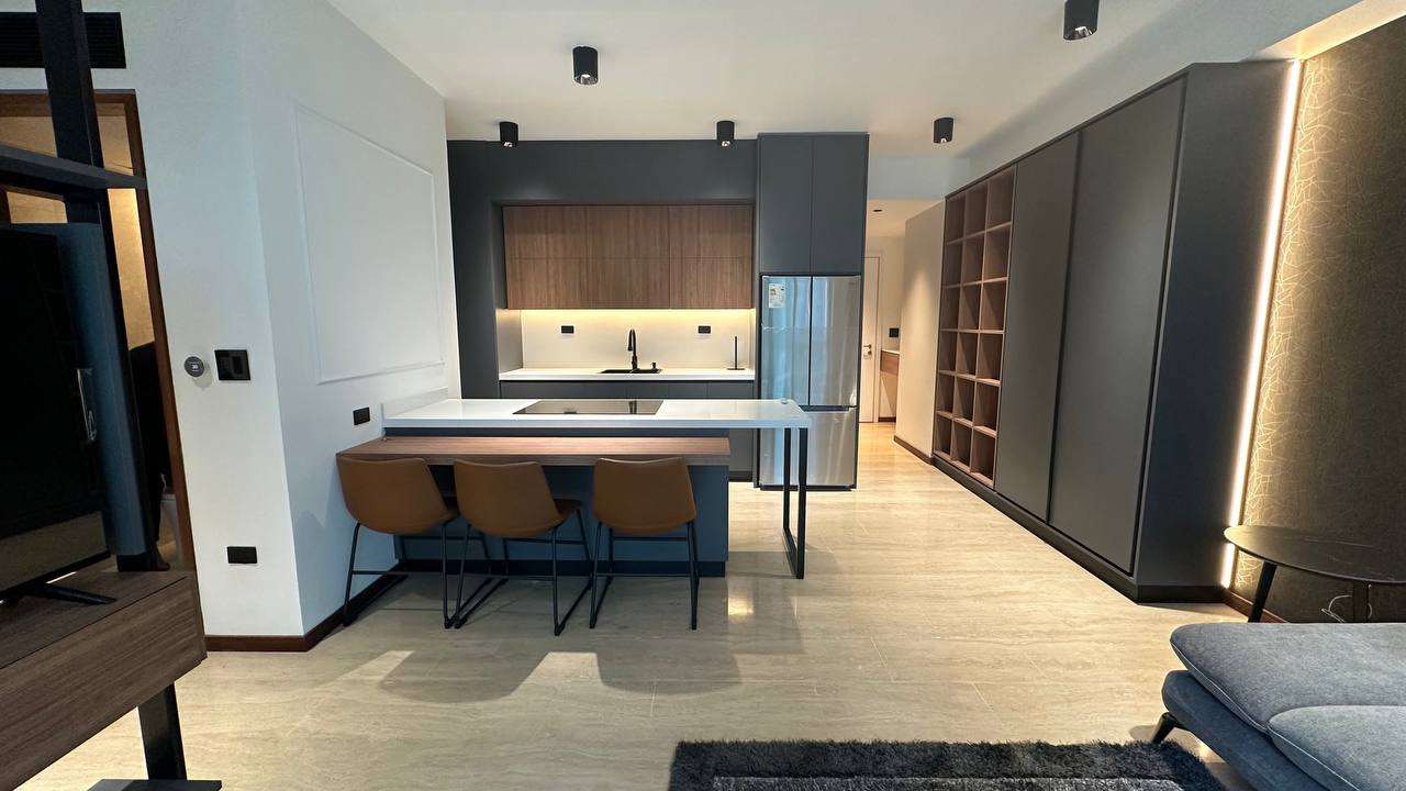 Campo Alegre-Piso1-Comedor (2) Apartamento en Venta y Alquiler en Campo Alegre, Caracas – 67m², 1 Habitación, 1 Baño y 2 Puestos de Estacionamiento