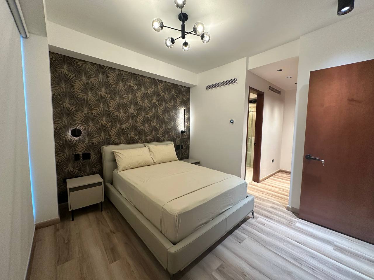 Campo Alegre-Piso1-Dormitorio (4) Apartamento en Venta y Alquiler en Campo Alegre, Caracas – 67m², 1 Habitación, 1 Baño y 2 Puestos de Estacionamiento