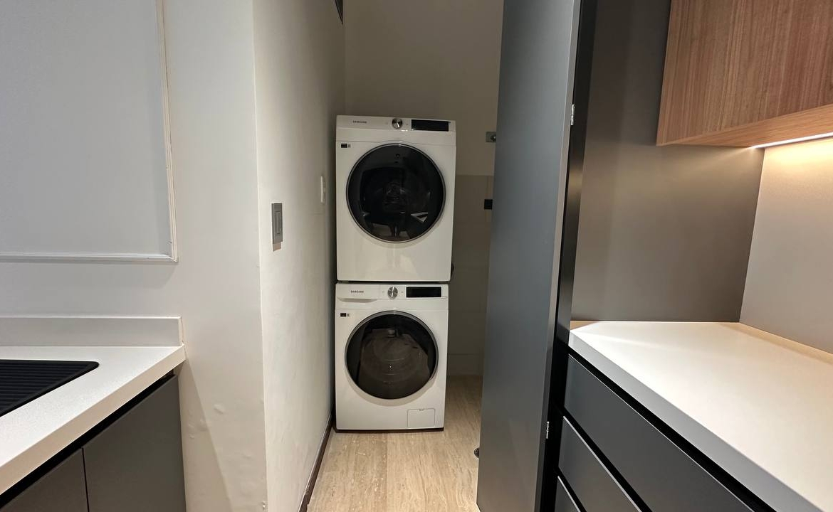Apartamento en Venta y Alquiler en Campo Alegre, Caracas – 67m², 1 Habitación, 1 Baño y 2 Puestos de Estacionamiento