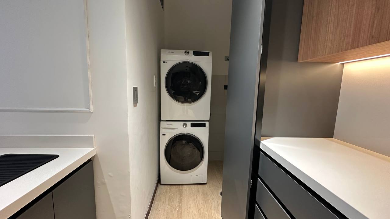 Campo Alegre-Piso1-Lavanderia Apartamento en Venta y Alquiler en Campo Alegre, Caracas – 67m², 1 Habitación, 1 Baño y 2 Puestos de Estacionamiento