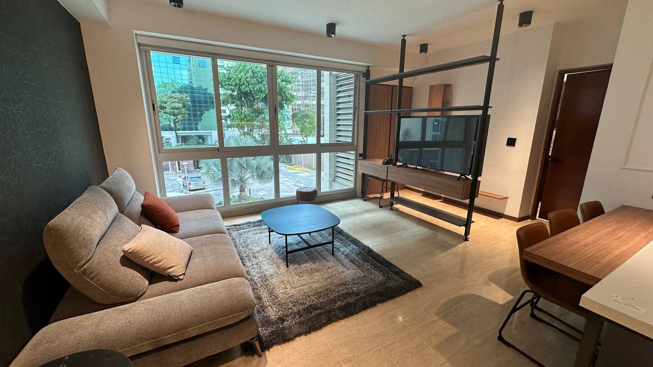 Campo Alegre-Piso1-Sala (2) Apartamento en Venta y Alquiler en Campo Alegre, Caracas – 67m², 1 Habitación, 1 Baño y 2 Puestos de Estacionamiento