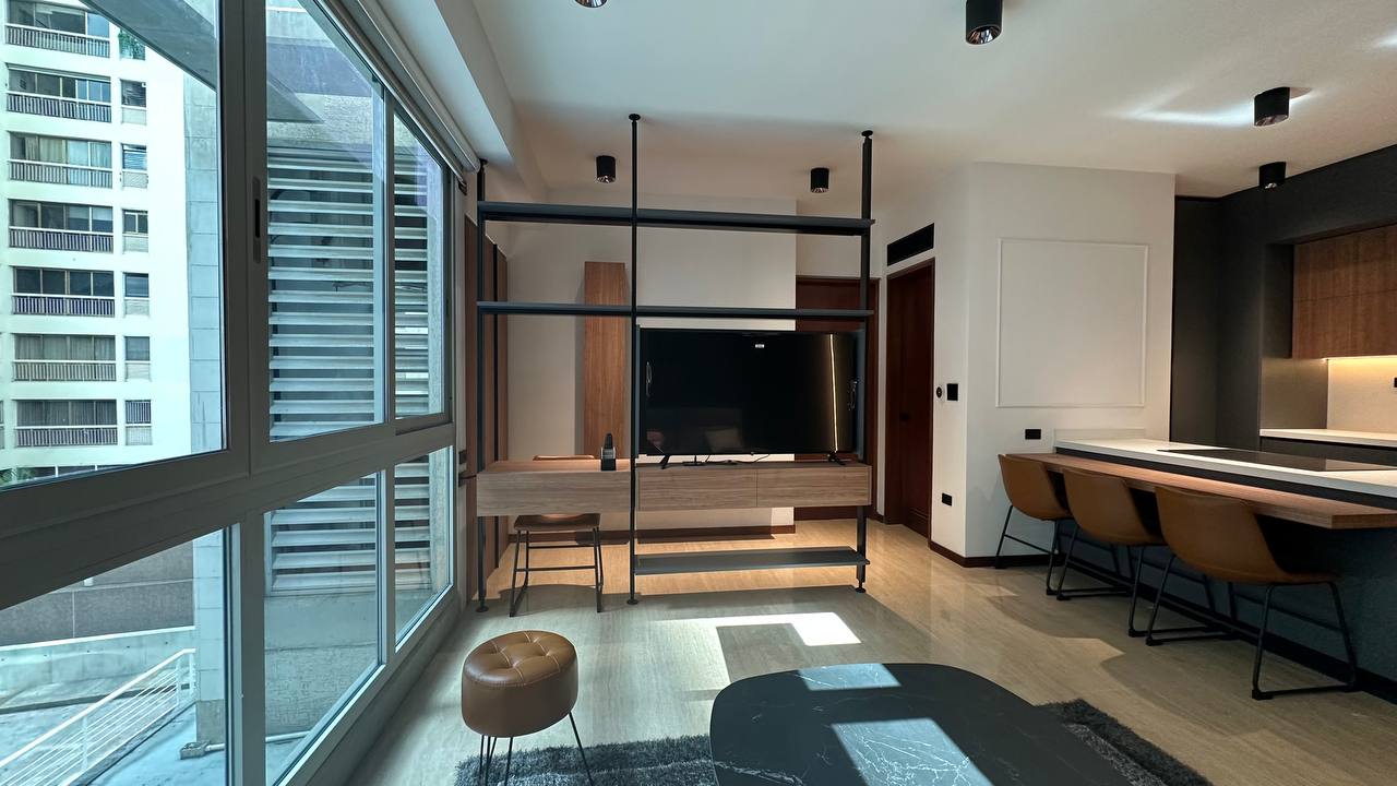 Campo Alegre-Piso1-Sala (5) Apartamento en Venta y Alquiler en Campo Alegre, Caracas – 67m², 1 Habitación, 1 Baño y 2 Puestos de Estacionamiento