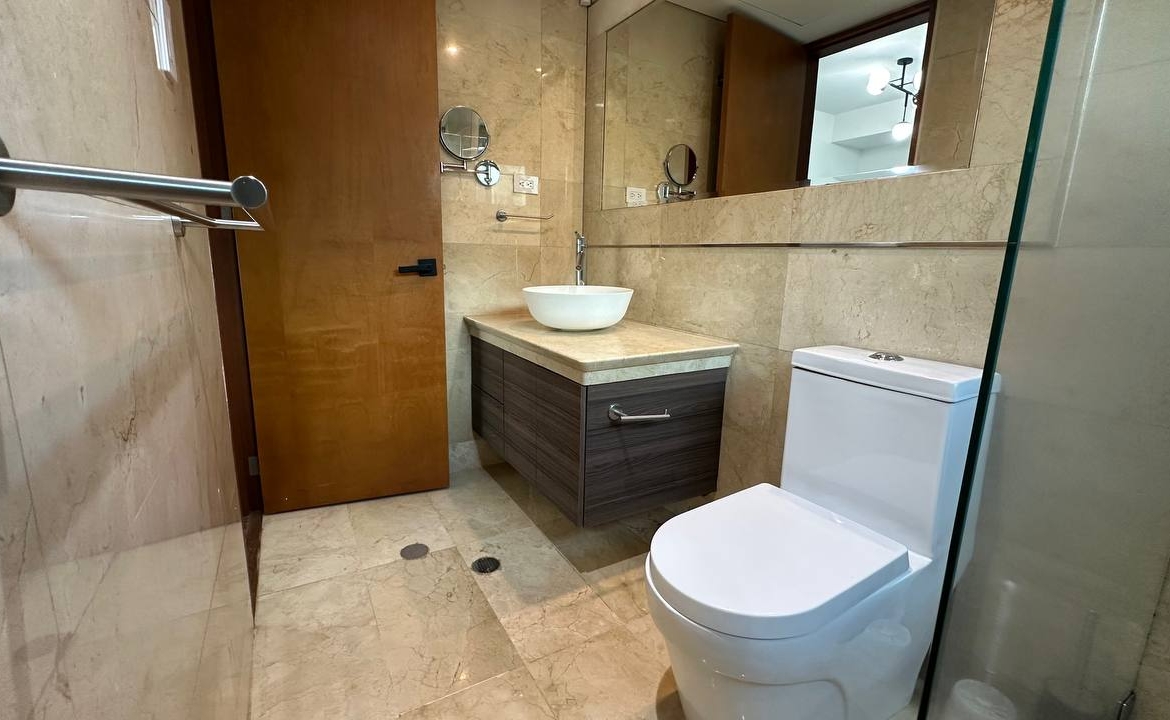 Apartamento en Alquiler en Campo Alegre, Caracas – 90m², 2 Habitaciones, 2 Baños y 2 Puestos de Estacionamiento