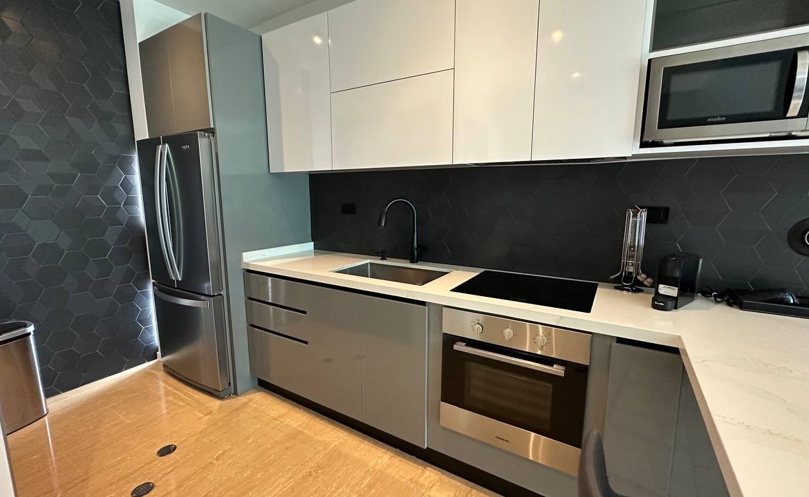Apartamento en Alquiler en Campo Alegre, Caracas – 90m², 2 Habitaciones, 2 Baños y 2 Puestos de Estacionamiento
