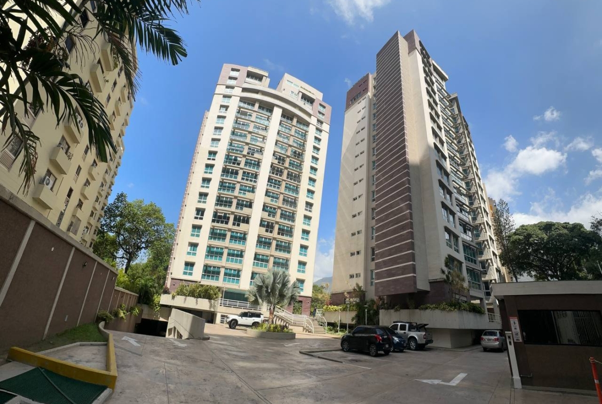 Apartamento en Alquiler en Campo Alegre, Caracas – 90m², 2 Habitaciones, 2 Baños y 2 Puestos de Estacionamiento