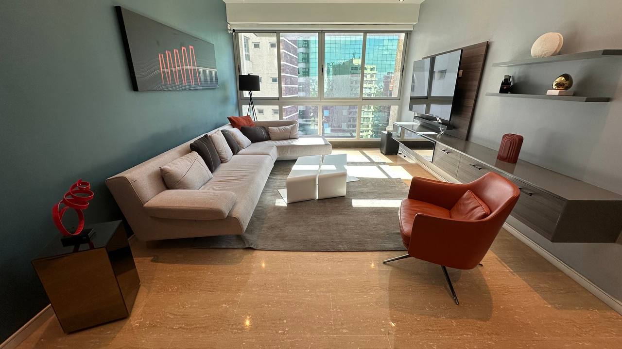 Campo Alegre-Piso9-Sala Apartamento en Alquiler en Campo Alegre, Caracas – 90m², 2 Habitaciones, 2 Baños y 2 Puestos de Estacionamiento