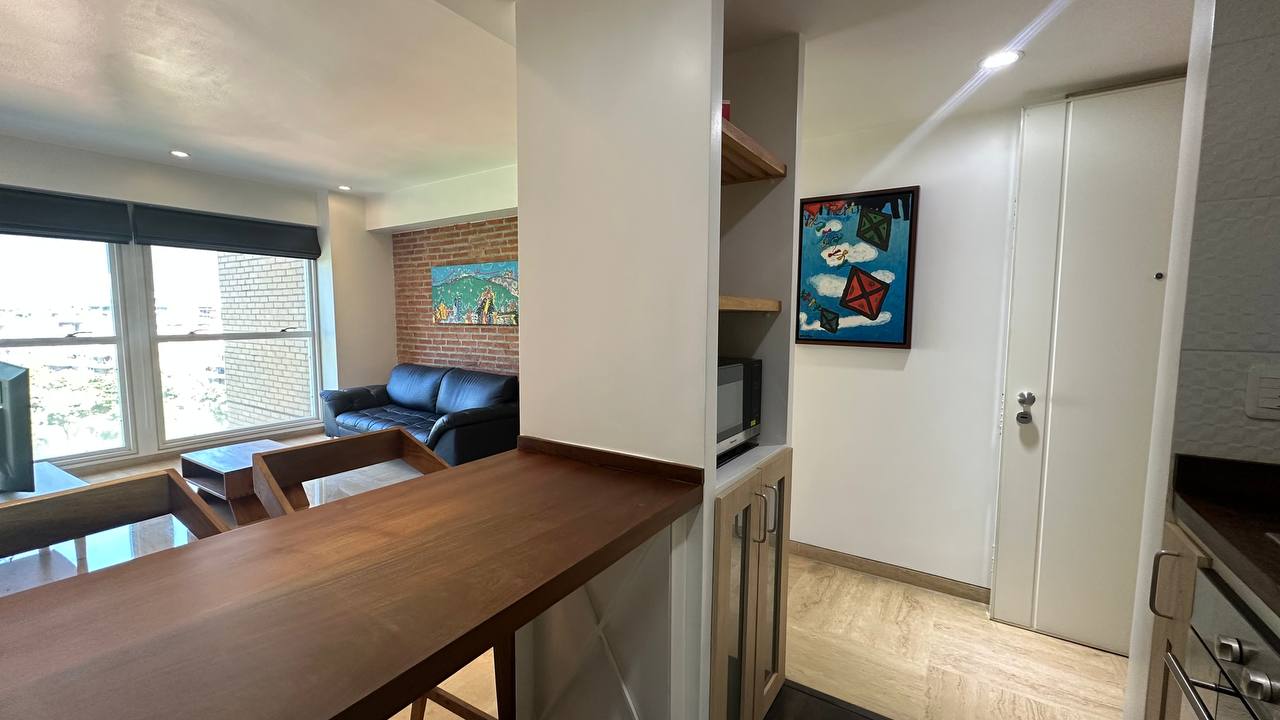 Campo Alegre-Premier11-Comedor Apartamento en Alquiler en Campo Alegre, Caracas – 60m², 1 Habitación, 1 Baño y 1 Puesto de Estacionamiento